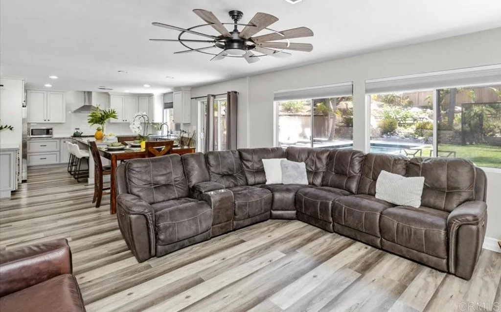https://cdn.realtyfeed.com/cdn/127/306520190/f9eba6f1162526c279c83da60836a12e.webp