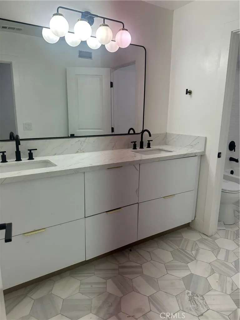 https://cdn.realtyfeed.com/cdn/127/306520235/764ad051d6254134a8411971806893c6.webp