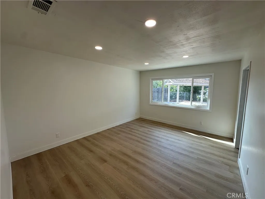 https://cdn.realtyfeed.com/cdn/127/306520241/7346f6c5fd33dcea18fdab79ae11bd89.webp