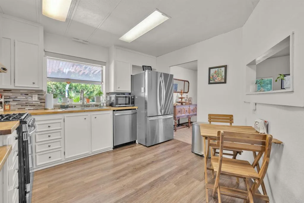 https://cdn.realtyfeed.com/cdn/127/306520257/2ba4beaae719029ccd7eb48827cddb49.webp