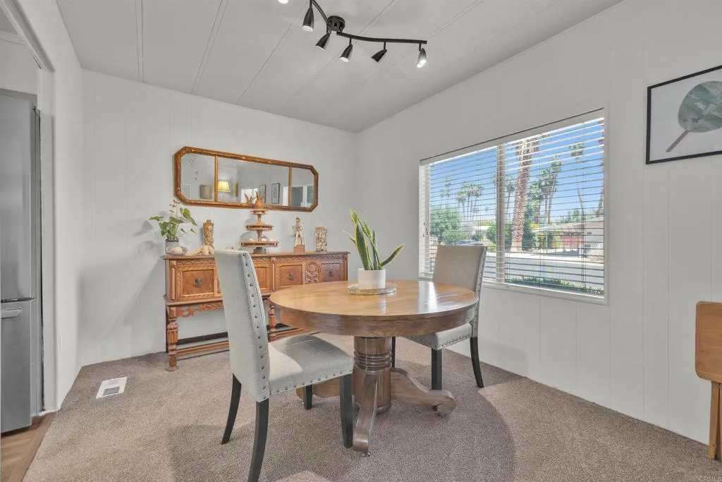 https://cdn.realtyfeed.com/cdn/127/306520257/98644780ed034f0bccf26aacec1afa7b.webp