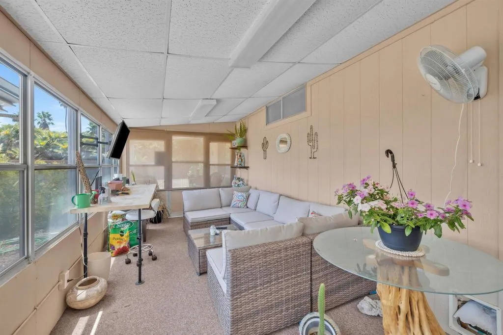 https://cdn.realtyfeed.com/cdn/127/306520257/acabf0e4c87edbb276ae4b8317ff5a44.webp