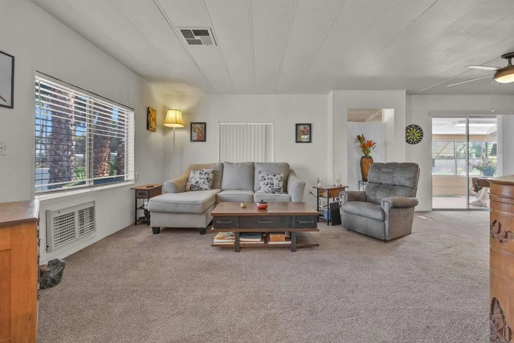 https://cdn.realtyfeed.com/cdn/127/306520257/fe567ffd8c647a12986ae499d2aec60b.webp