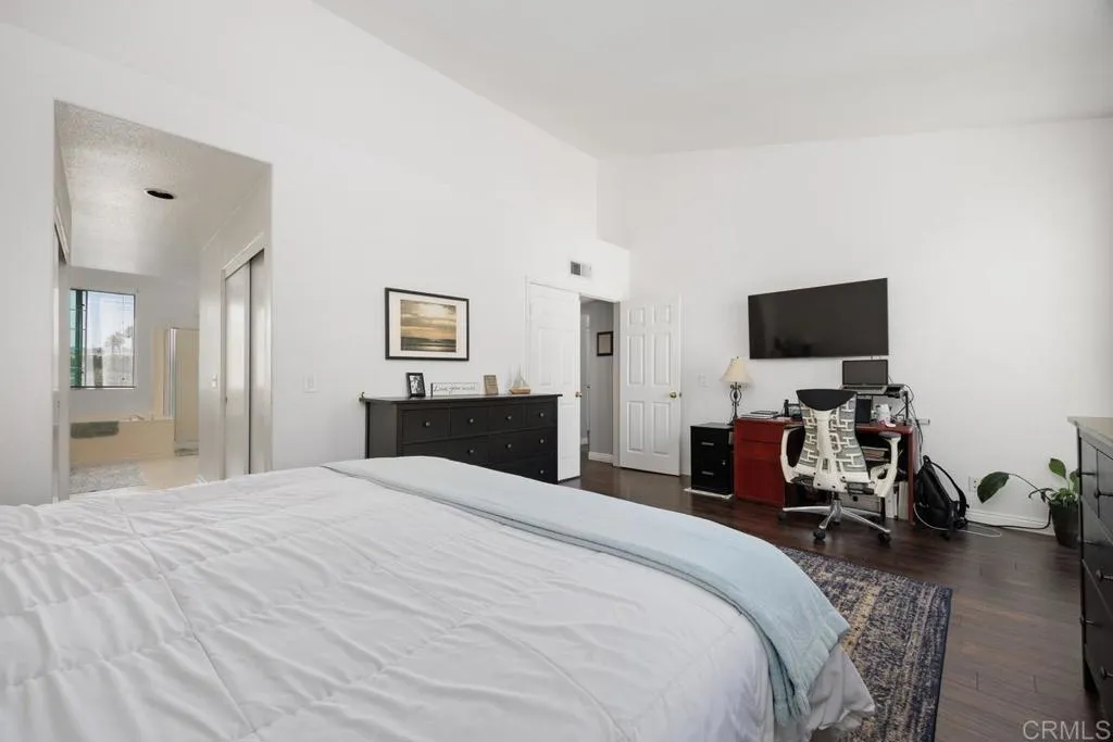 https://cdn.realtyfeed.com/cdn/127/306520269/70cf4ee873bab0bdc4d9f505cc2b5ed5.webp