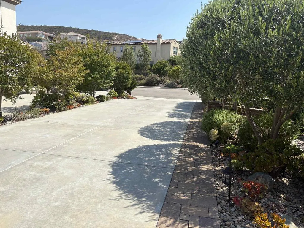 https://cdn.realtyfeed.com/cdn/127/306520313/292c9b0b5d52d1ecacf0616d6380c980.webp