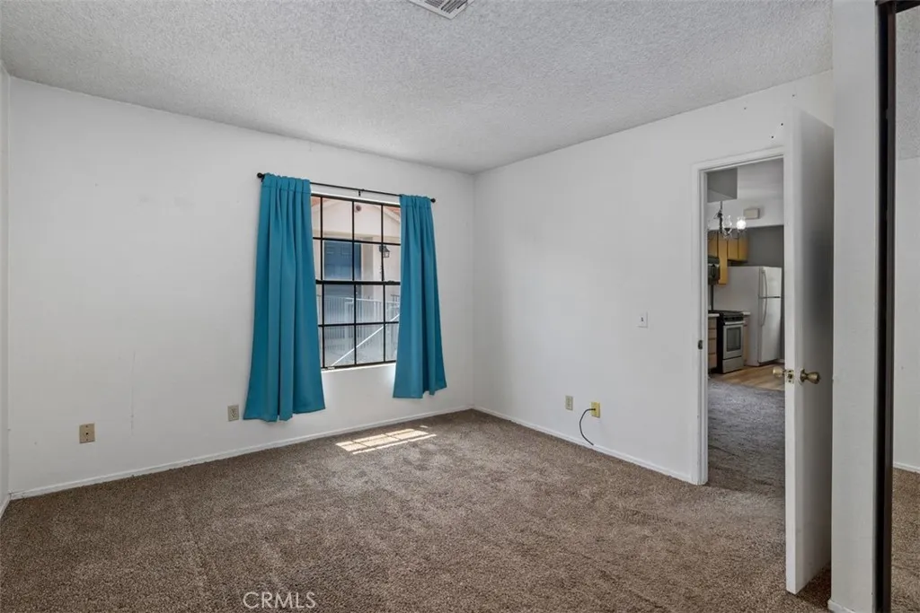 https://cdn.realtyfeed.com/cdn/127/306520339/36c4e9854704bc624a5a3f9f193bc0f0.webp