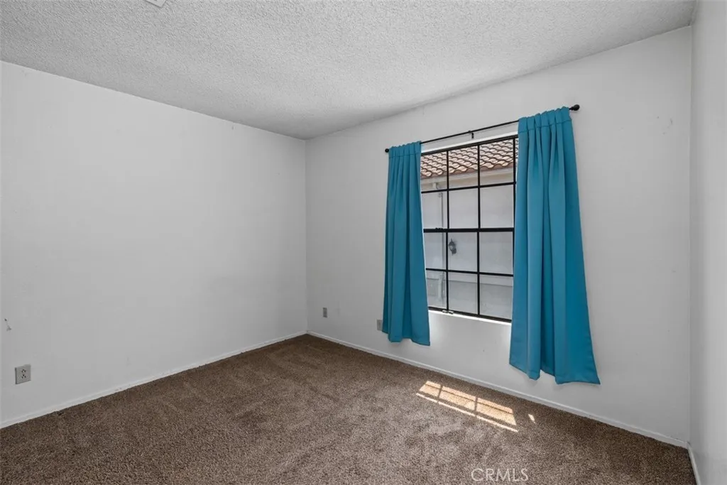 https://cdn.realtyfeed.com/cdn/127/306520339/a6d615cbe2eb7081542b37ad0f1ae282.webp