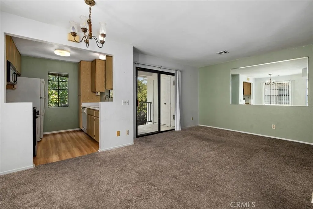 https://cdn.realtyfeed.com/cdn/127/306520339/ce3288abff8f6b4a7f27a461bc4e2446.webp