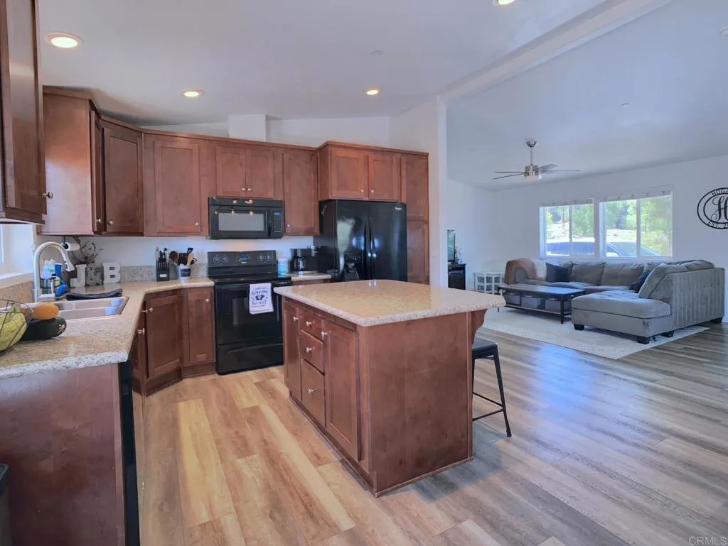 https://cdn.realtyfeed.com/cdn/127/306520357/0e2a5be5adc0e9c5bb29850ca8fb837c.webp