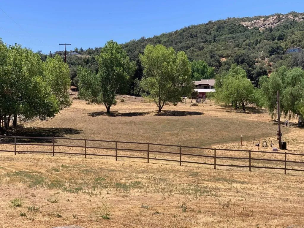 https://cdn.realtyfeed.com/cdn/127/306520357/4fb55b11e1f55f19249a028c72adf41a.webp