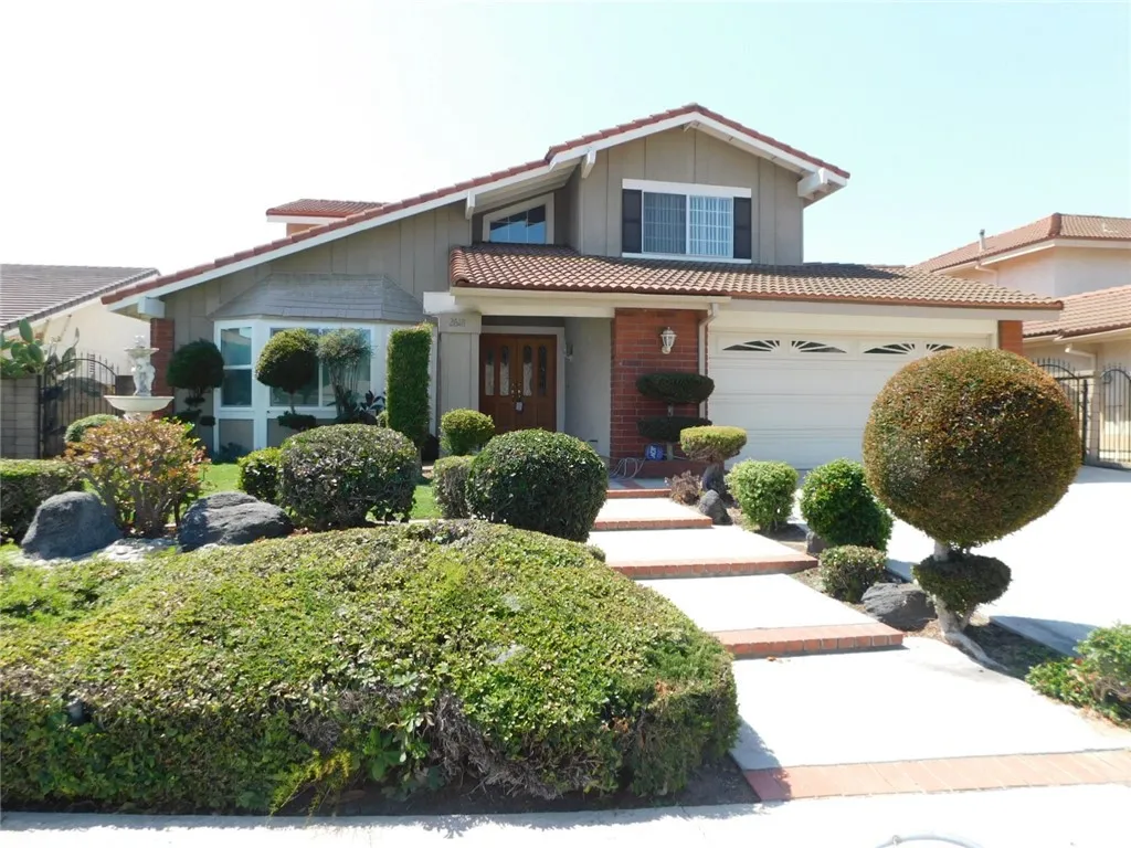 Fullerton, CA 92833