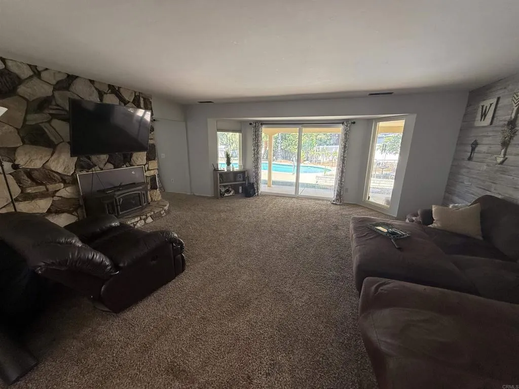 https://cdn.realtyfeed.com/cdn/127/306520395/4ee98d008d95aad29f4bb47cb09753ff.webp