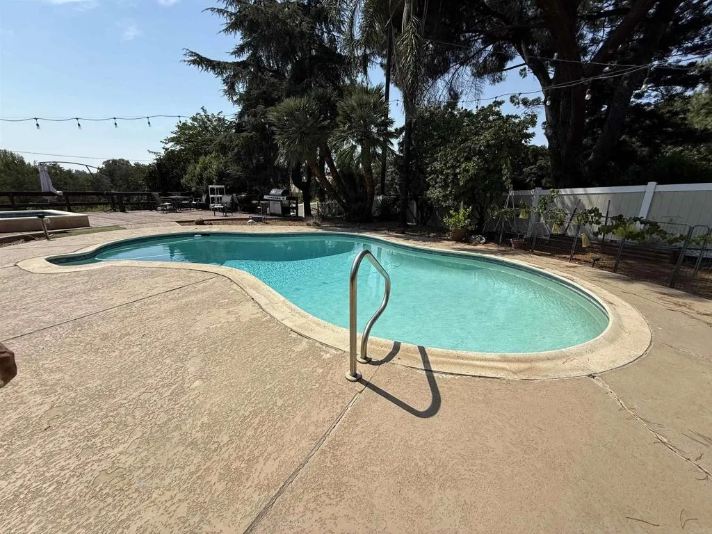 https://cdn.realtyfeed.com/cdn/127/306520395/83d712b6d50f75ef1c4b432505c84e3a.webp