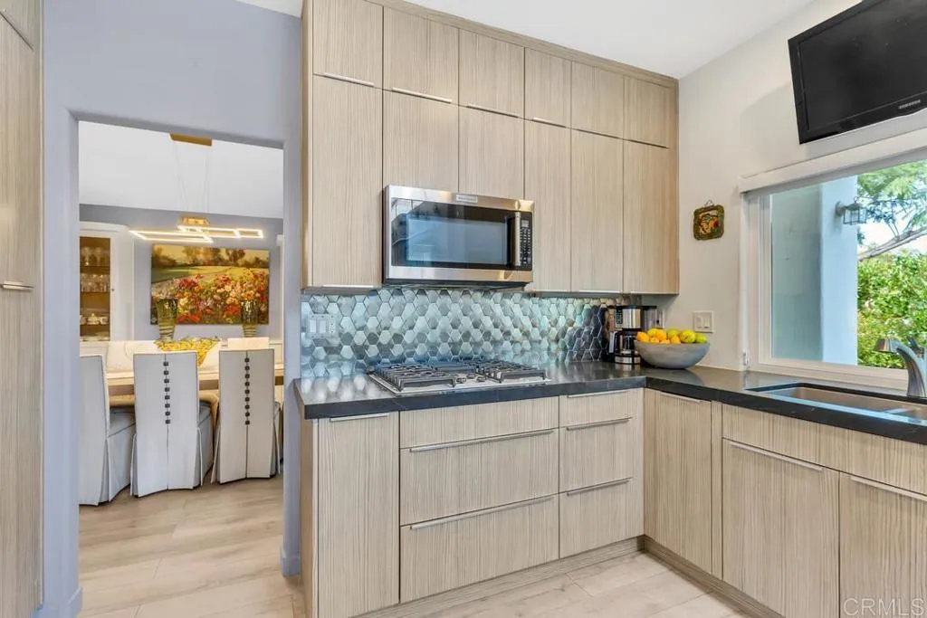 https://cdn.realtyfeed.com/cdn/127/306520423/44b8f876b7e6188c606406e70f14a82d.webp