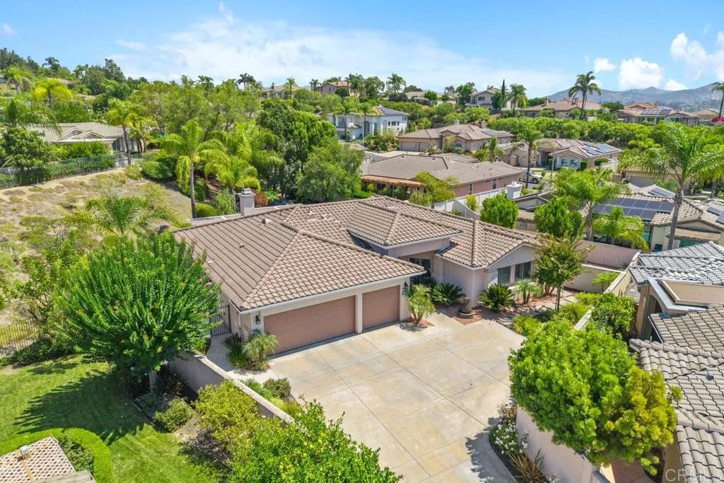 https://cdn.realtyfeed.com/cdn/127/306520456/7047a3d7642feb4213de8c3852567f5f.webp