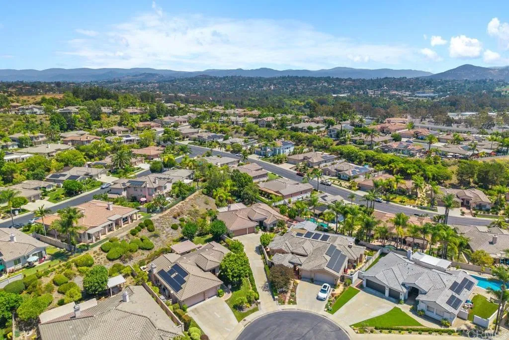 https://cdn.realtyfeed.com/cdn/127/306520456/841a5d6913f9904cb20c6f14cc51dd52.webp