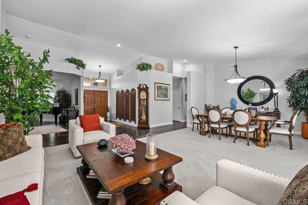 https://cdn.realtyfeed.com/cdn/127/306520456/aab7725eabb1358debe511ce8d19c869.webp