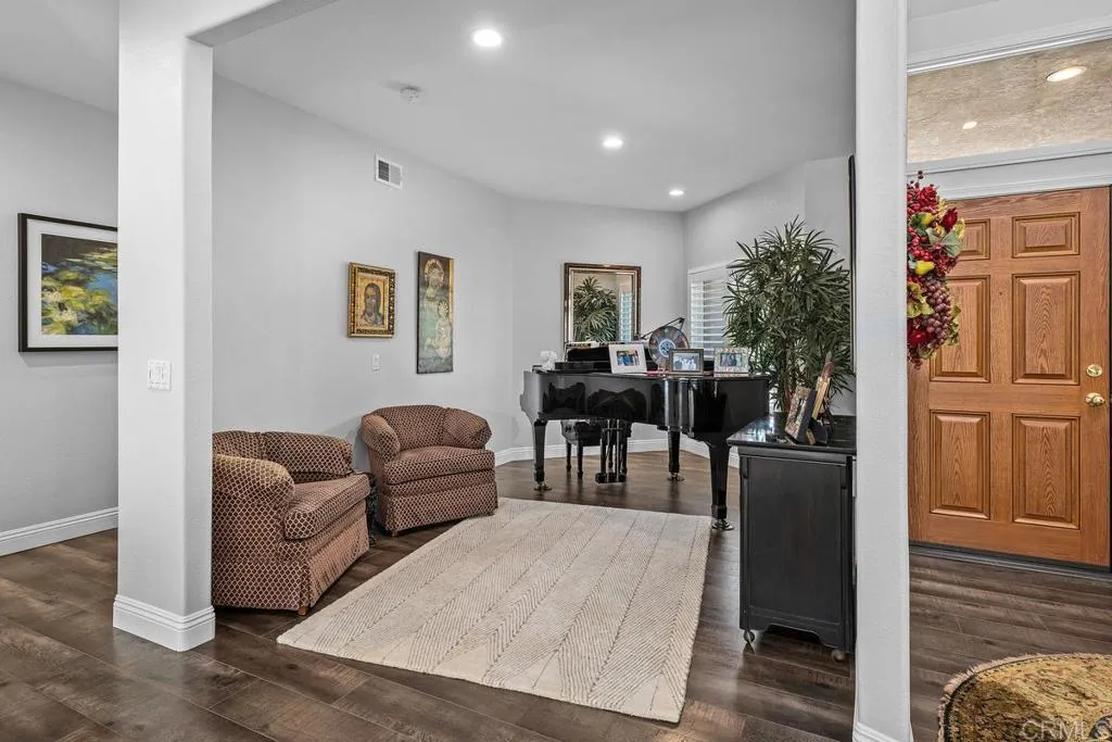 https://cdn.realtyfeed.com/cdn/127/306520456/c98675987222056eda5bc065427a8d8c.webp