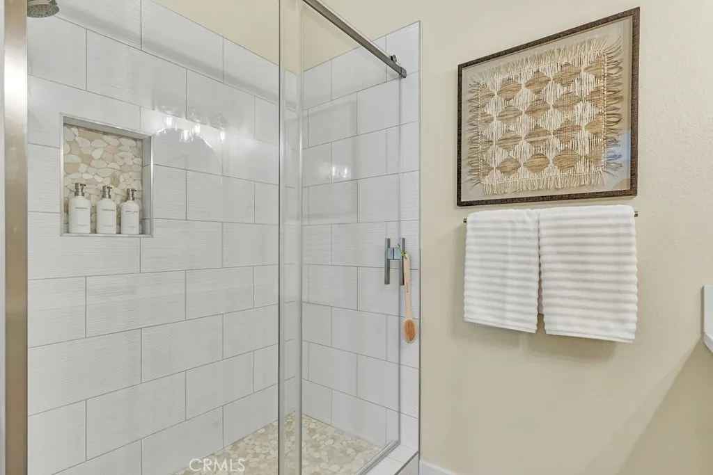 https://cdn.realtyfeed.com/cdn/127/306520460/2812d5a7e0d9ff36905a5af7b2e68781.webp
