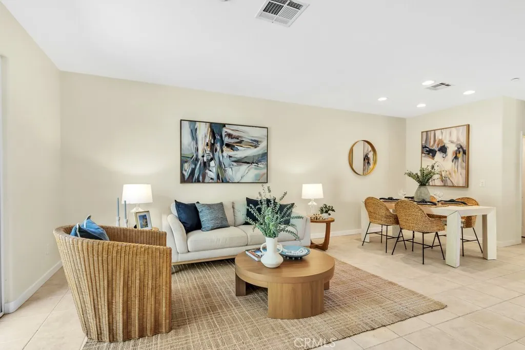 https://cdn.realtyfeed.com/cdn/127/306520460/5ffaf445ecba9231b79d2b01316b00cc.webp