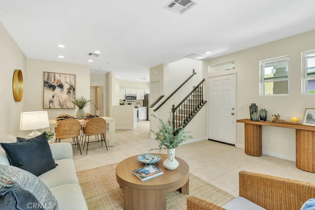 https://cdn.realtyfeed.com/cdn/127/306520460/c846a9d624dd9d7a1631275a9bb842eb.webp