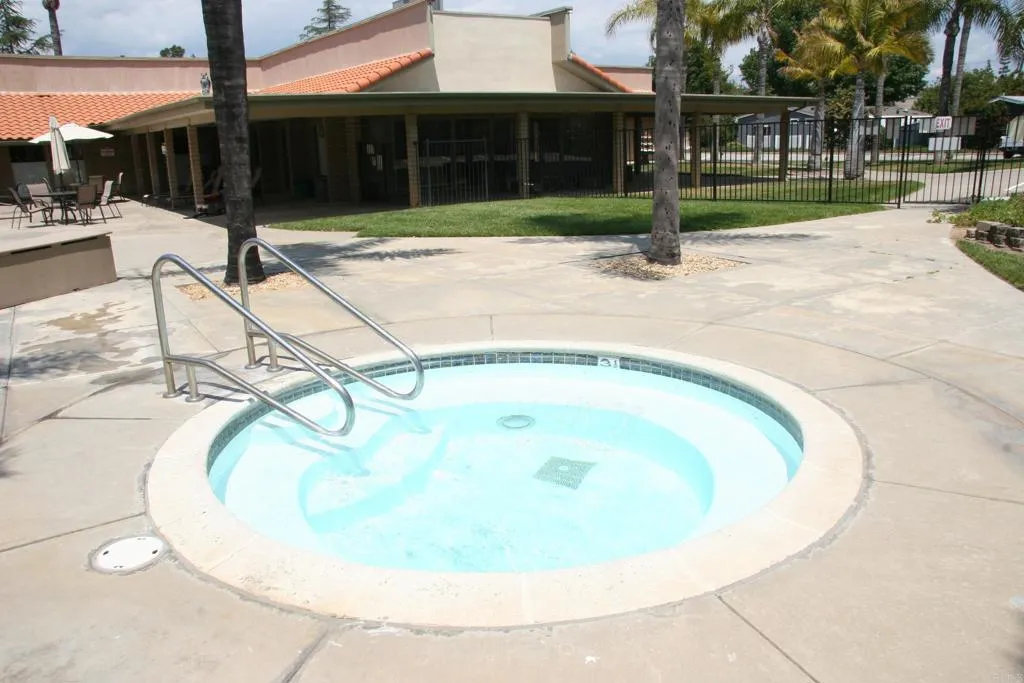 https://cdn.realtyfeed.com/cdn/127/306520499/360704f4be7641e66d50b187395f0376.webp