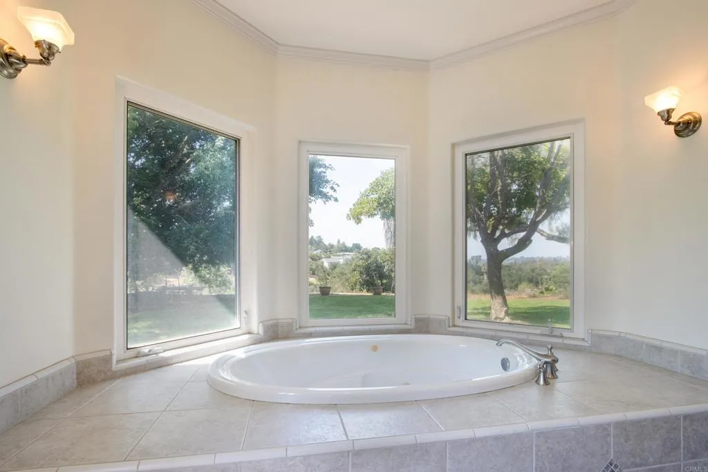 https://cdn.realtyfeed.com/cdn/127/306520500/2d47d33f3facf6f678874f49457336cc.webp