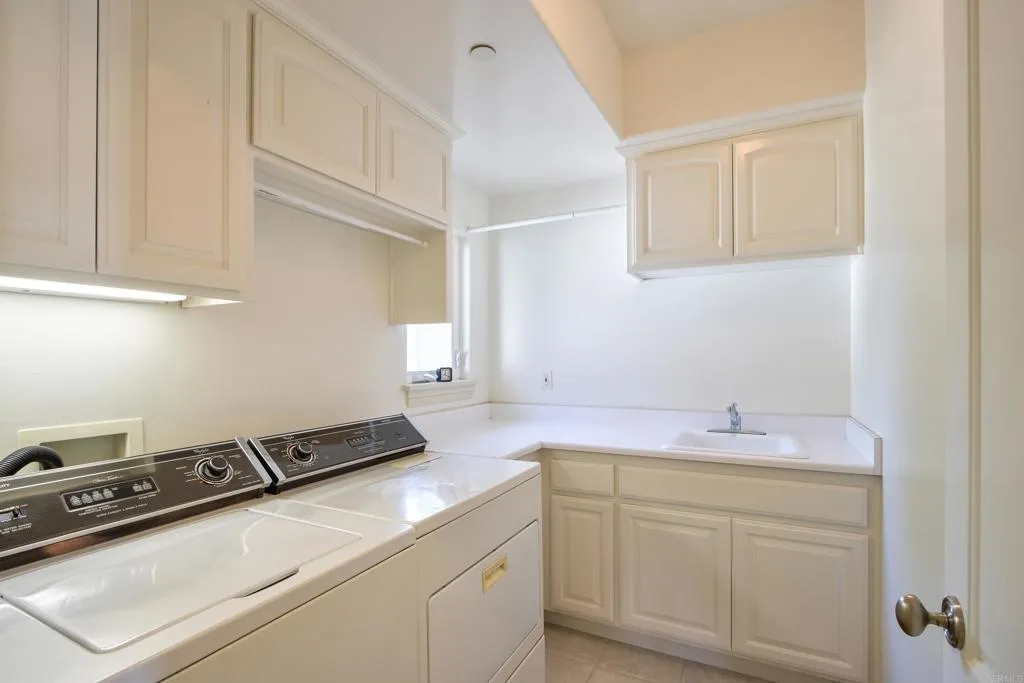 https://cdn.realtyfeed.com/cdn/127/306520500/e5f0e4ad5b3db48eb163839c374c47fe.webp