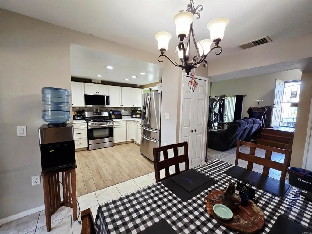 https://cdn.realtyfeed.com/cdn/127/306520503/15ba08ecf843c59ab2583974f00b7187.webp