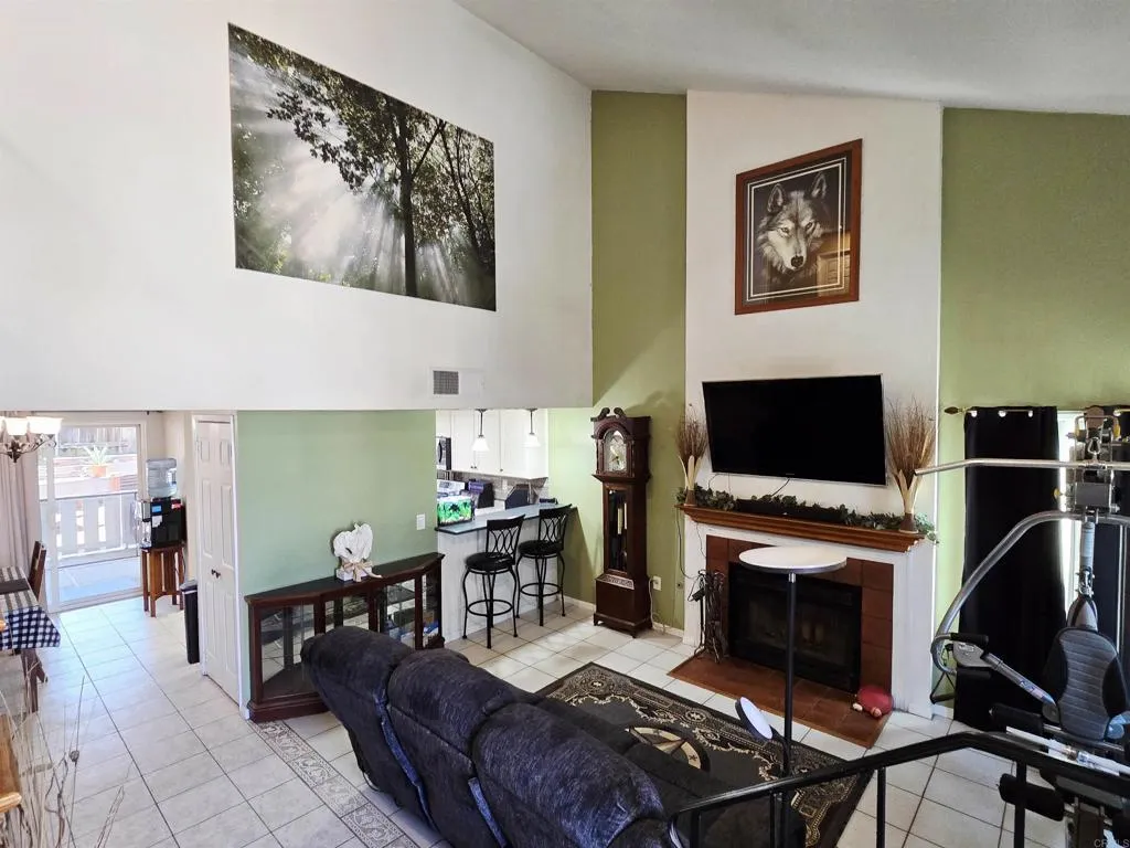 https://cdn.realtyfeed.com/cdn/127/306520503/a2e63c3d59fa1a41ea488e19849eb1cf.webp