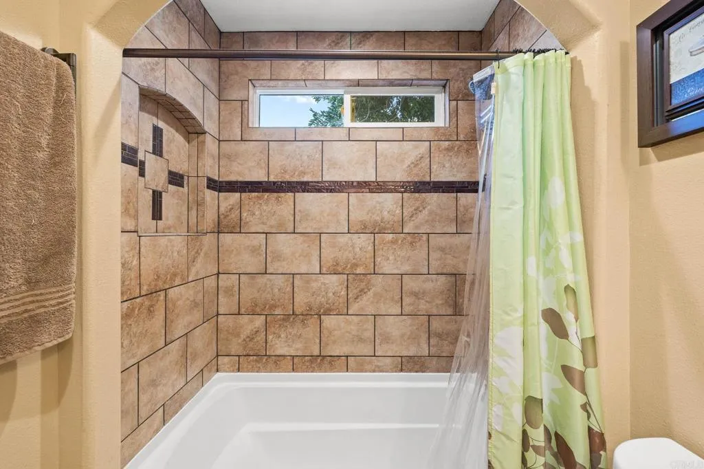 https://cdn.realtyfeed.com/cdn/127/306520503/f6fa608b322d5c13d83c8410a61e1743.webp