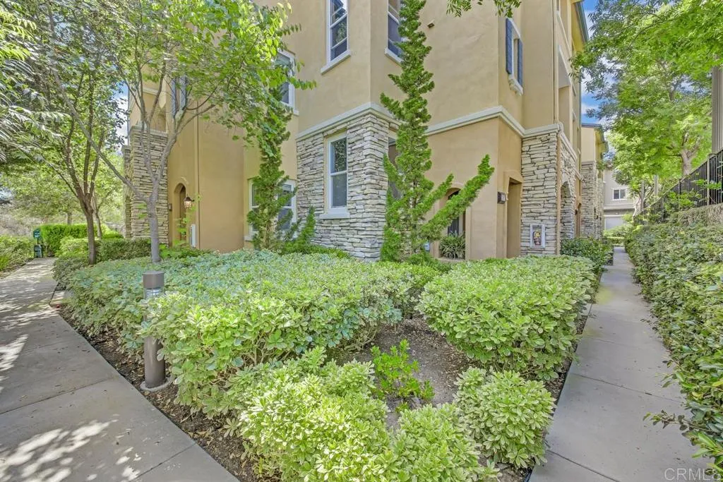 https://cdn.realtyfeed.com/cdn/127/306520523/9e5b9e21b137fd4fae5bf03ed1a2c1c7.webp