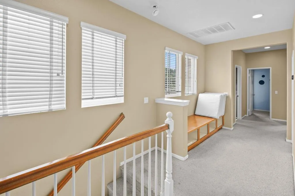 https://cdn.realtyfeed.com/cdn/127/306520547/53a99ac6eb3fbd38519e3975d1568bc5.webp