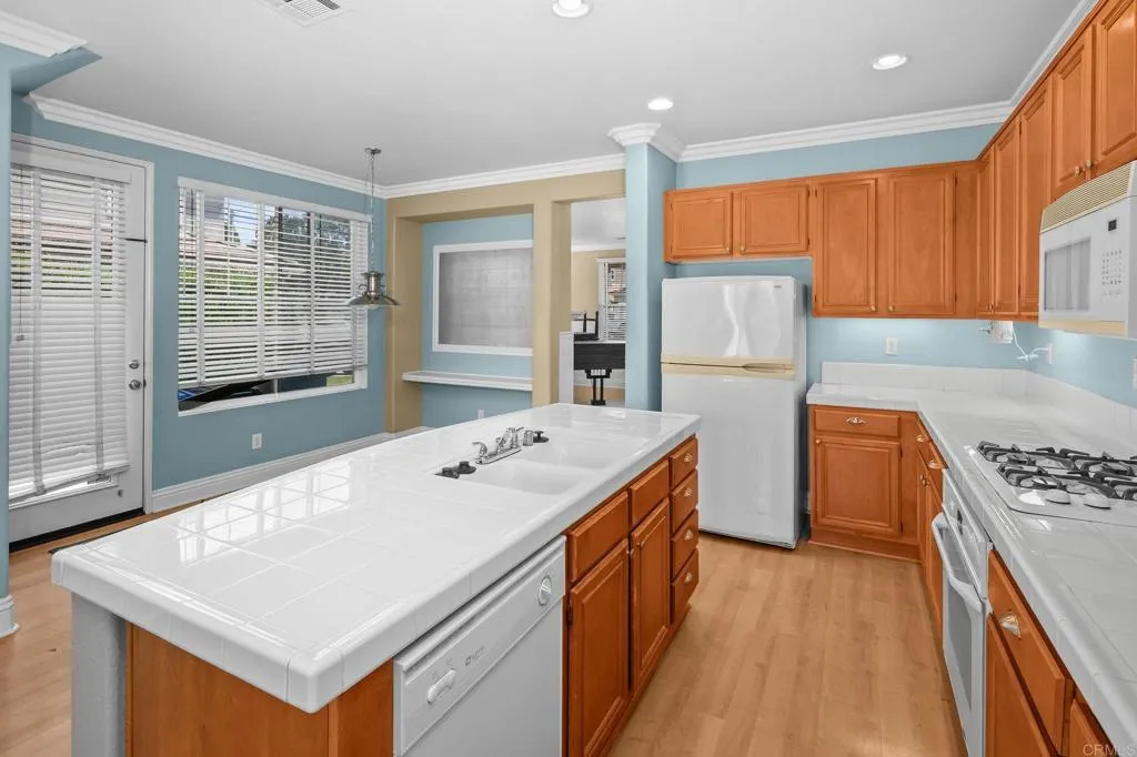 https://cdn.realtyfeed.com/cdn/127/306520547/655d050596cd9dc68b4e40e48f3c1658.webp