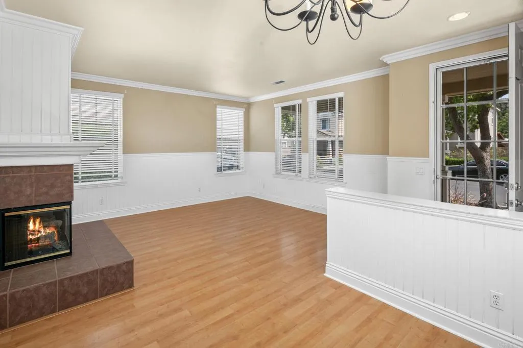 https://cdn.realtyfeed.com/cdn/127/306520547/e3f5b15ad246207c625cfcfd7d4d69ad.webp