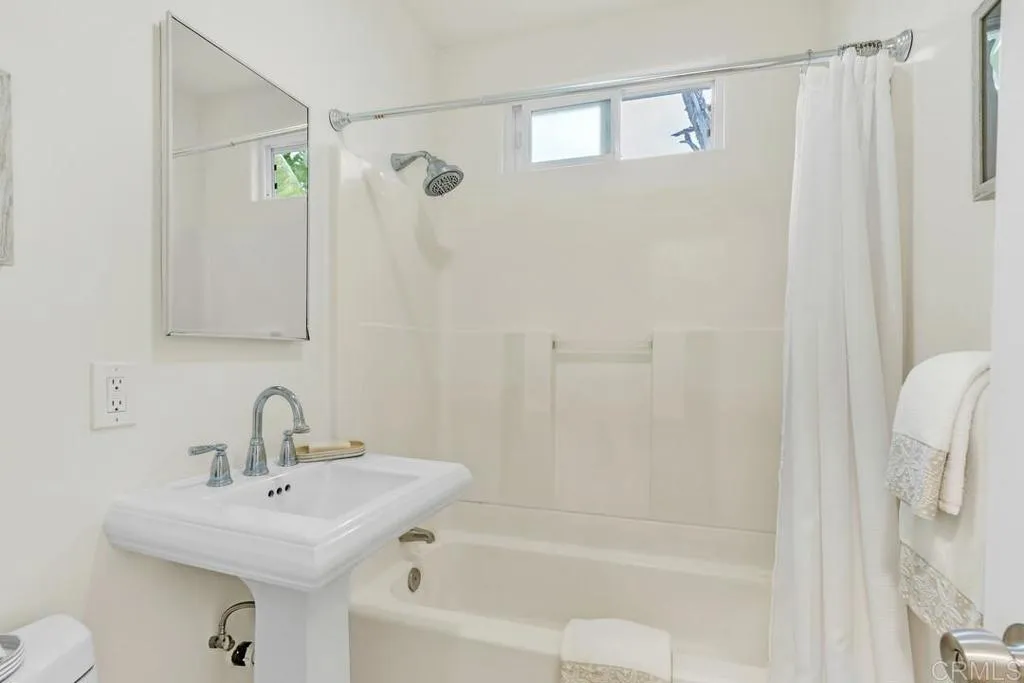 https://cdn.realtyfeed.com/cdn/127/306520559/1f8ea96e05fef22c1064f28d4146447d.webp