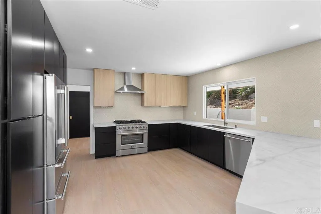 https://cdn.realtyfeed.com/cdn/127/306520609/3fbc403d86a1a6fb712ba21b12b97361.webp