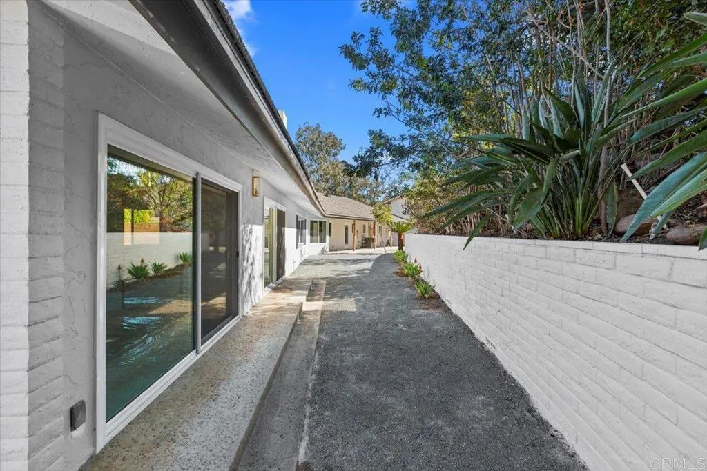 https://cdn.realtyfeed.com/cdn/127/306520609/6e74c5c52ac2d10fe805a40ab86bd23c.webp