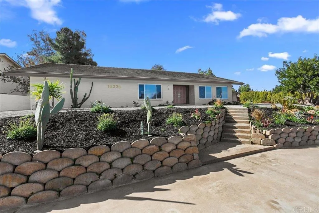 https://cdn.realtyfeed.com/cdn/127/306520609/71d246fd327dd3118ad630f7dfad933f.webp