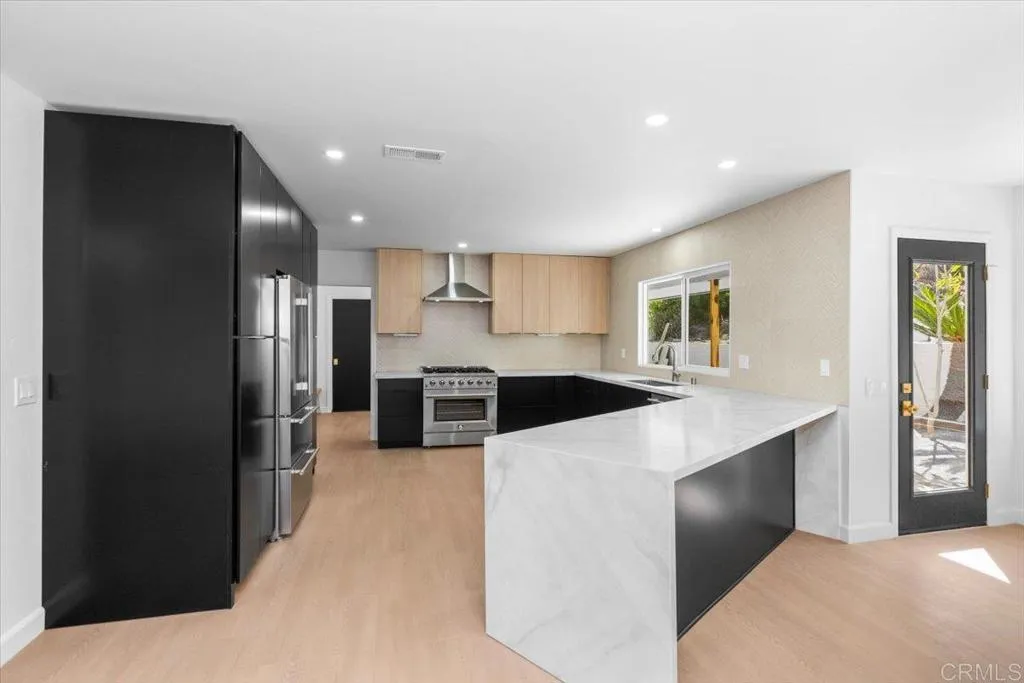 https://cdn.realtyfeed.com/cdn/127/306520609/925f4a8d45e1e9cec55961537c312064.webp