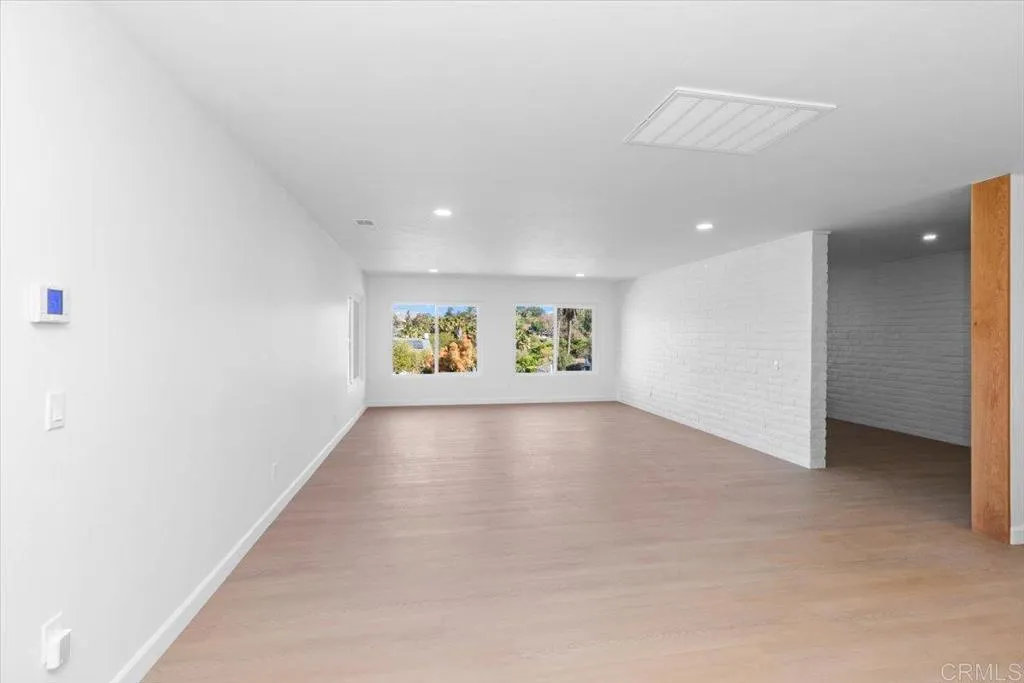 https://cdn.realtyfeed.com/cdn/127/306520609/d9bf8cfa3f2df42d736606ab09d1d351.webp