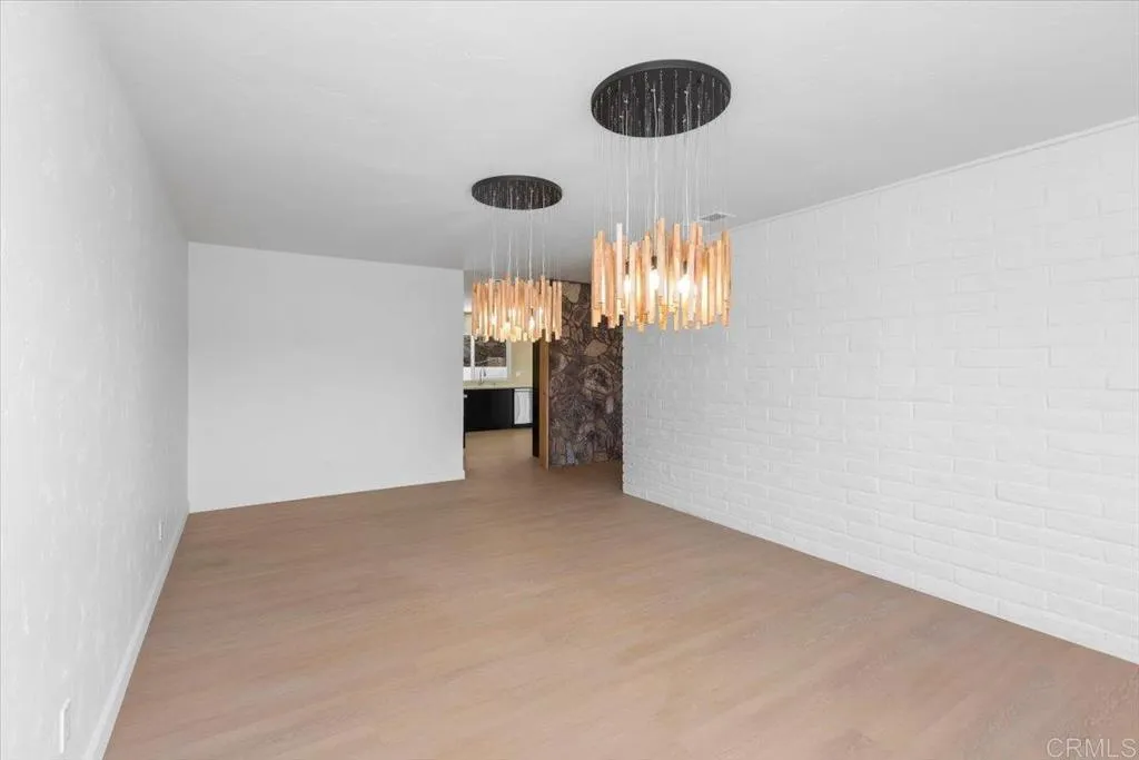 https://cdn.realtyfeed.com/cdn/127/306520609/dbb4b6bbb45e9f36d65155f7e197db02.webp