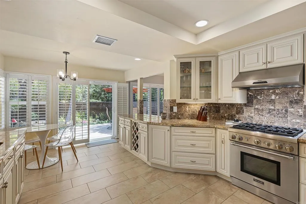 https://cdn.realtyfeed.com/cdn/127/306520610/a1f6fc2acdc835d06219adecc4aab25c.webp