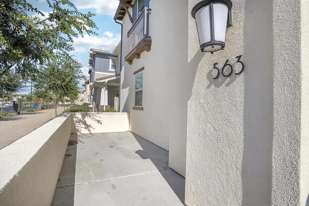 https://cdn.realtyfeed.com/cdn/127/306520673/488b32b25865331bbc856d380e7c45ca.webp