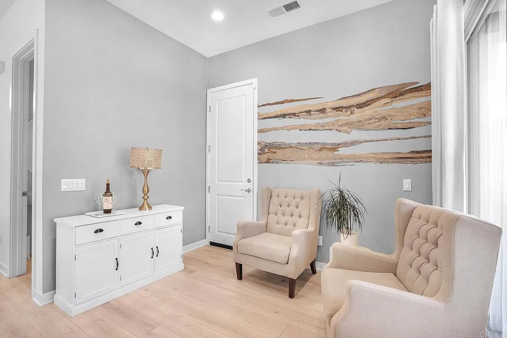 https://cdn.realtyfeed.com/cdn/127/306520673/8de5e265de992425ed2967ea440090df.webp