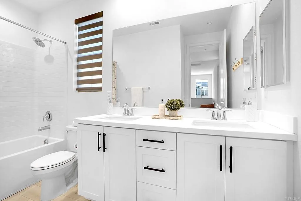 https://cdn.realtyfeed.com/cdn/127/306520673/9e8c7513bfa67543ab79bd9d9a2ef2d8.webp
