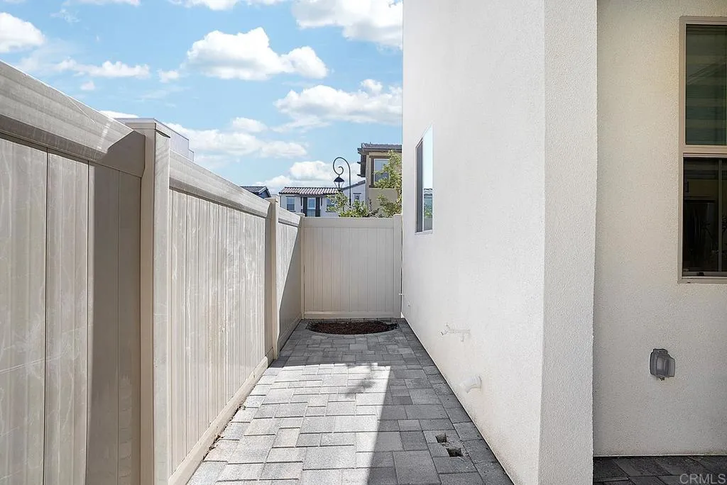 https://cdn.realtyfeed.com/cdn/127/306520673/dde6d0980dc830ccddb33fc29c3dc2cd.webp