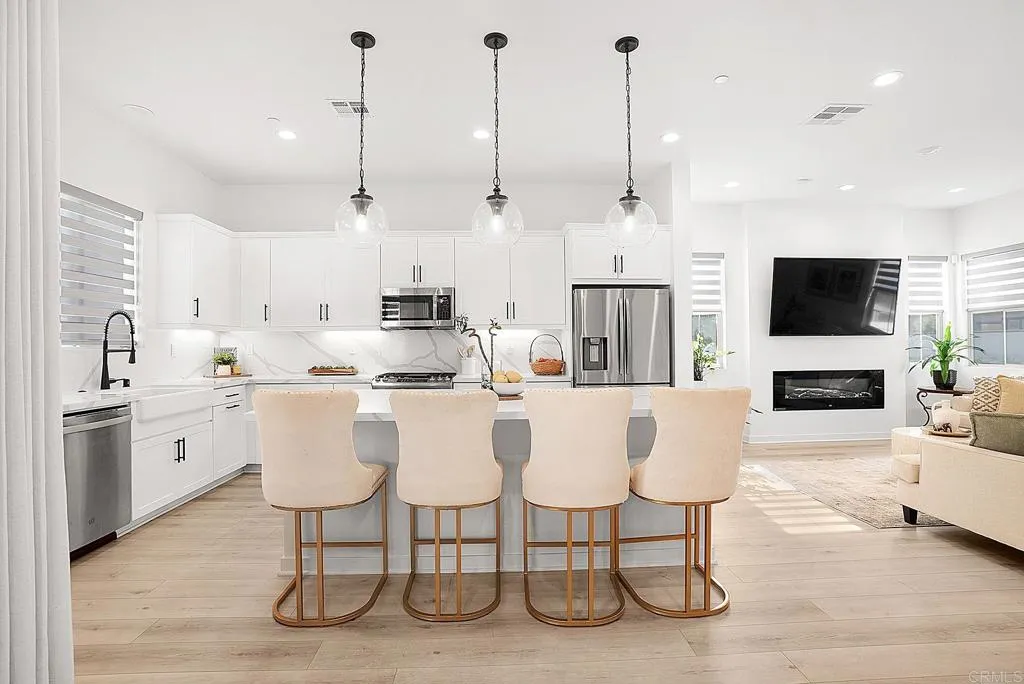 https://cdn.realtyfeed.com/cdn/127/306520673/f044a735f3093000cf2a16775faadd54.webp