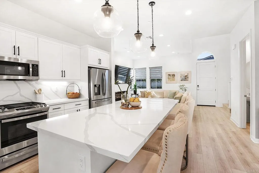 https://cdn.realtyfeed.com/cdn/127/306520673/fe48576cda8561c34488744ffc1e5d89.webp