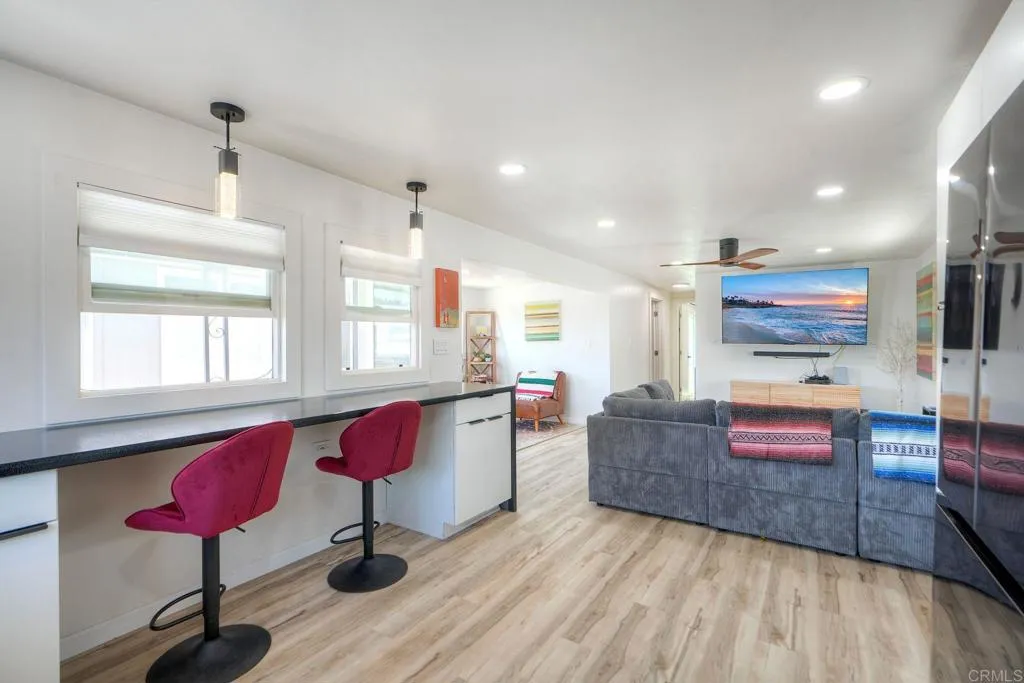 https://cdn.realtyfeed.com/cdn/127/306520727/2b479fac40e029260d3d931716be5fce.webp